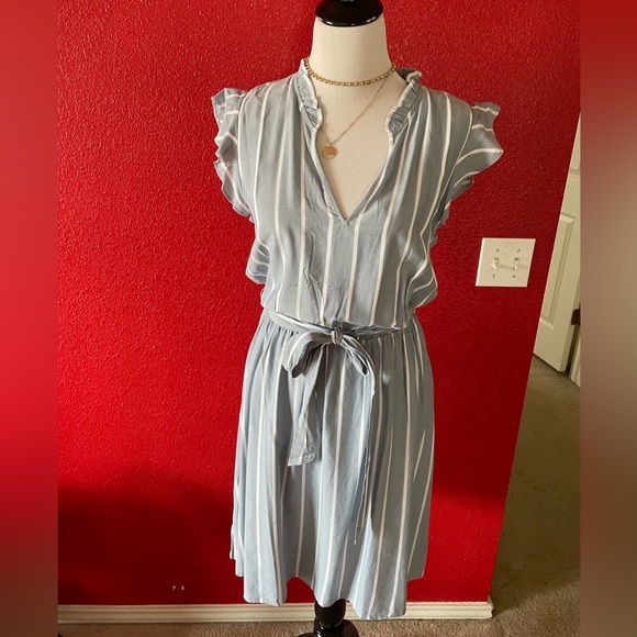 LOFT DRESS - Picture 1 of 2